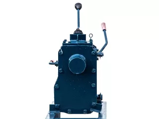 Kubota B1600DT gearbox unit, used (1)