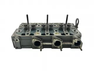 Kubota D1005 cylinder head, used (1)