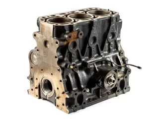 Yanmar 3TNS82 engine block, used (1)